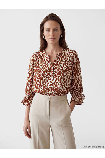 LC Waikiki Rmz Gi̇yi̇m Farkiyla Kaçık Roba Collar Embroidered Blouse