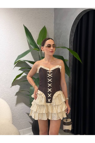 By Merve Darende Fisto Detay Büstiyer Etek Takım
