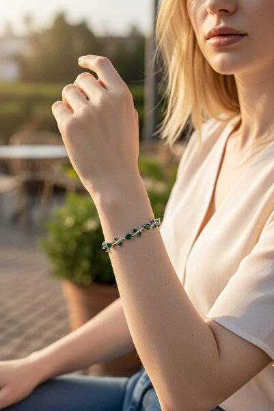 Aware Time Women's Zircon Stone Anti-Tarnish Leaf Bracelet