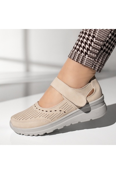 Modlet.ro Women's beige platform casual shoes with a strap MOD14281