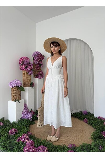 Caddebostan Moda Strappy Scallop Embroidered V-Neck Midi Dress