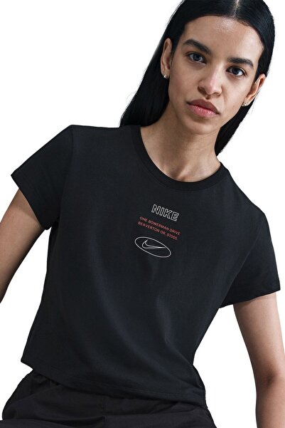 Nike Κλασικά Αθλητικά Είδη Plus Γυναικείο T-Shirt με Στάμπα Μαύρο