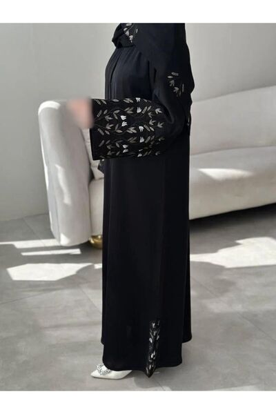 Rosana عباية روجينا, بتصميم كلاسيكي واكمام بالزهور