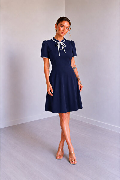 DRESSIFY WOMEN’S FASHION Γυναικείο κοντομάνικο φόρεμα μίντι από κρεπ με δέσιμ...