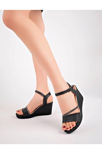 İrem Ayakkabı Stoned Single Strap Padded Heeled Sandals