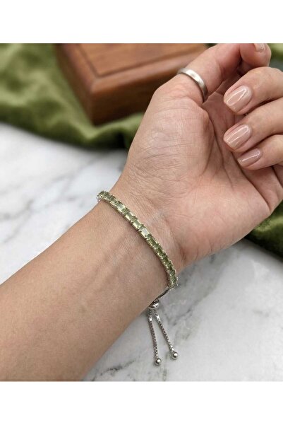 Frost Jewellry 925 ayar yeşil baget taşlı asansörlü ayarlanabilen gümüş bileklik