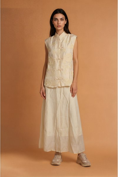 Pulchrani Cream Chinese Collar Floral Appliqué Blouse Skirt Set