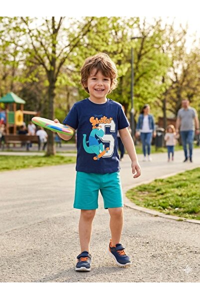 LC Waikiki تي شيرت وشورت للأولاد من LCW Kids باللون الأزرق الداكن