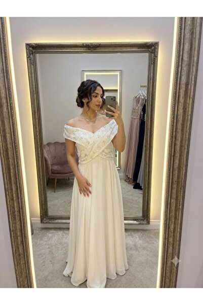 Pyramid masterpieces White Evening Dress