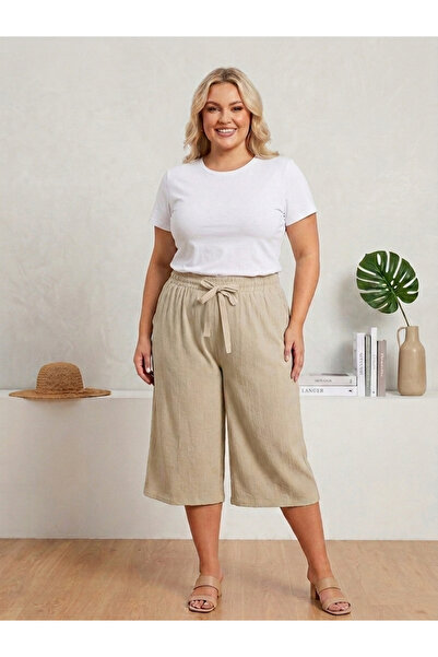 Temporium Women's Plus Size Wrinkled Fabric Wide Leg Elastic Waist Capri Pants