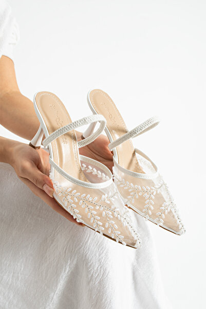 VEYA Elegant Floral Embroidered White Tulle Detailed Stiletto Heeled Shoes