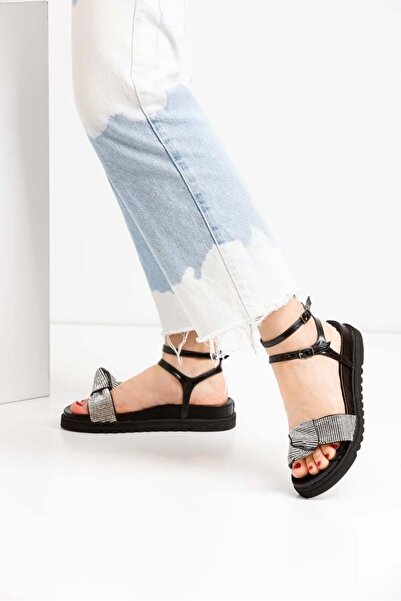 golden heel Черни сандали с каишка на глезена и подплатена подметка
