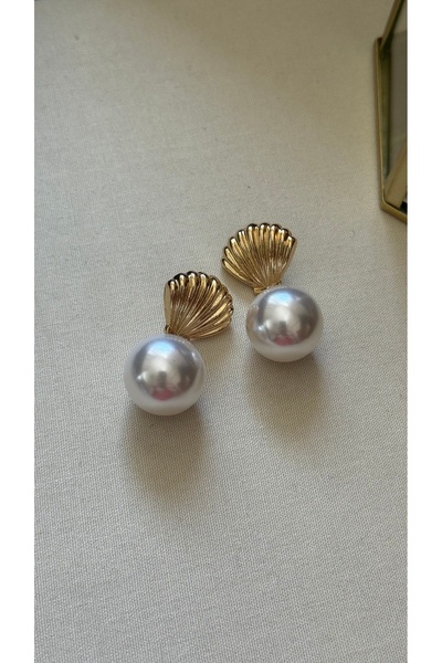 Muse Sister Sea Shell Pearl Earrings