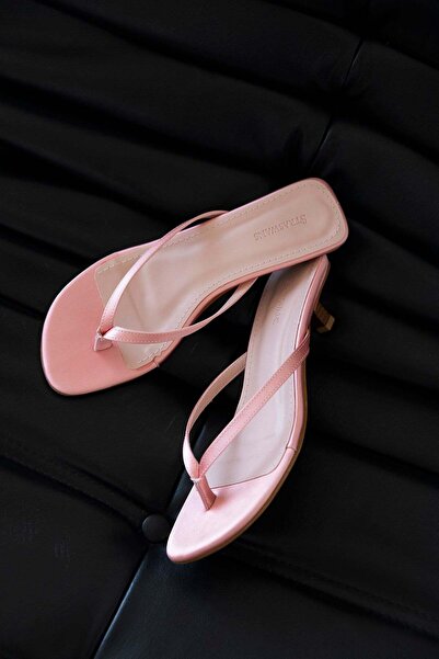 STRASWANS Ruiz Women's Heeled Flip-Flop Satin Sandals Powder