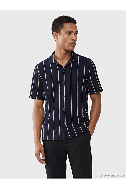 LC Waikiki Nevavm Regular Fit Short Sleeve Striped Men's Shirt with Difference