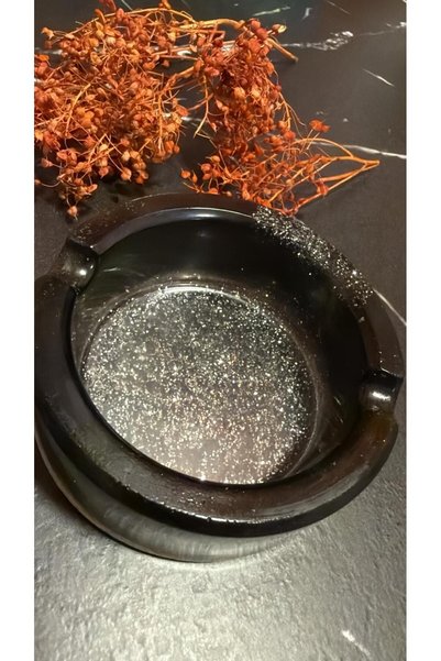 MISS GOLDEN Shiny Black Pearlescent Smoke and Transparent Colored White Glitter Decorated Round Shape Ashtray Handmade Epoxy Gift
