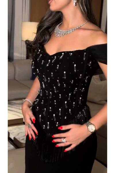 NALA FASHION Black Evening Gown Featuring a Blend of Luxury and Elegance