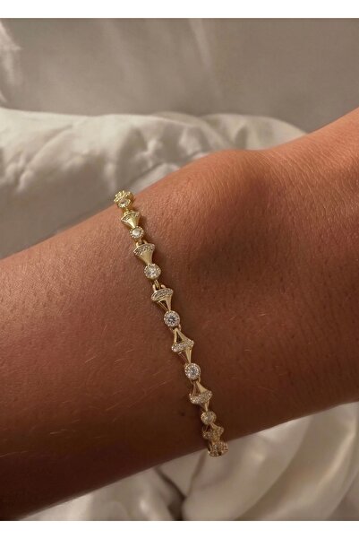 KİLİGİSTANBUL 14K ALTIN GÖRÜNÜMLÜ PREMİUM ÜÇGEN TAŞLI BİLEKLİK 16+3 CM