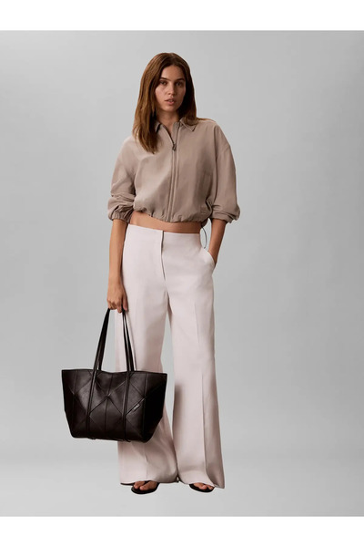 Calvin Klein WOVEN MEDIUM CARRYA, UB1 Kadın Siyah Çanta