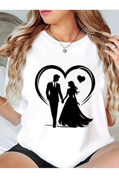 212Wear تي شيرت نسائي كاجوال برقبة دائرية مع رسومات قلب العروس والعريس، بأكما...