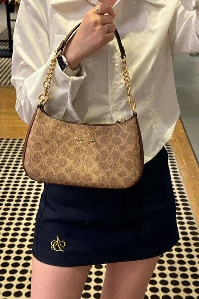 Vet Coach classic logo shoulder bag crossbody bag