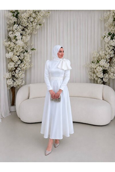By Atelier LİNA Beyaz Omzu Kurdale Detaylı Çıkarılabilir Kemerli Kloş Uzun Ab...