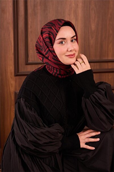 Silk Home Twill İpek Eşarp Kırmızı Siyah Geometrik Desenli Tok Duruşlu 90x90