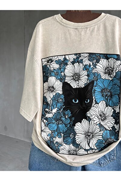 By Pakize Sırt Kedi Baskılı Taş Yıkamalı Oversize Tişört