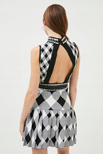 NO BRAND ROCHIE MINI ÎN CAROI, CU SILUETĂ TRAPEZOIDALĂ, CU SPATELE DESCHIS, D...