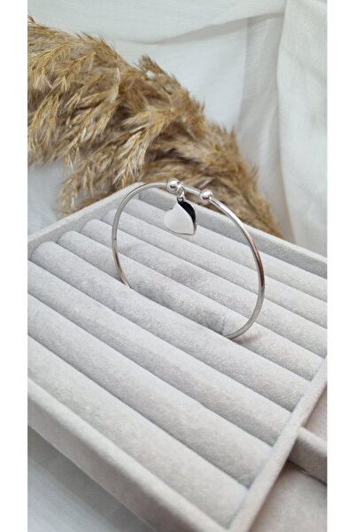 ZEYKU ACCESSORİES Women's Silver Color Heart Dangle Thin Cuff Bracelet
