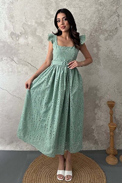 Clothes Fast فستان نسائي متوسط الطول بياقة مربعة وأكمام مكشكشة ومطرزة باللون ...