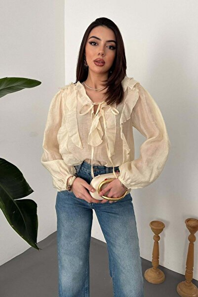 Clothes Fast Γυναικεία μπλούζα μπεζ με βολάν, λεπτομέρεια με κορδόνια, λαιμόκ...