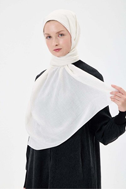Invee Pyramid shawl off white