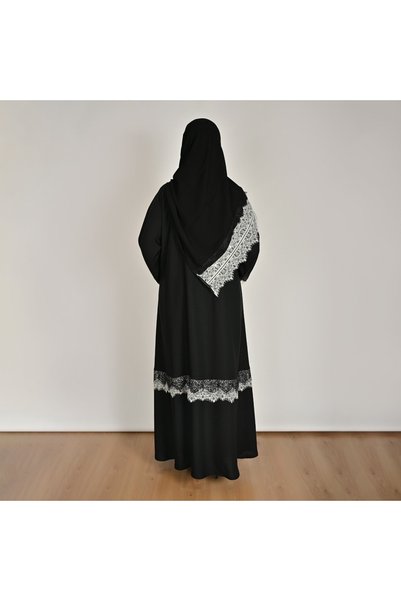 HAWRAA ABAYA عباية لف سوداء بتصميم راقي مرينة بدانتيل اسود وابيض