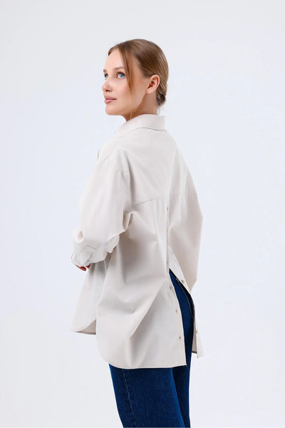 IVRESSE ARKASI DÜĞMELİ OVERSIZE POPLİN GÖMLEK BEJ