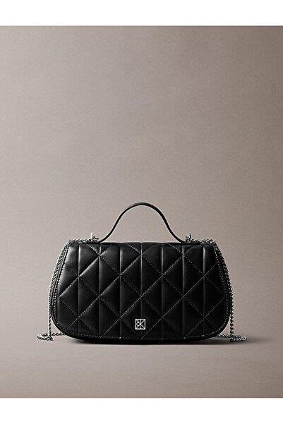 Calvin Klein QUILTED TOP HANDLE CHAIN BAG