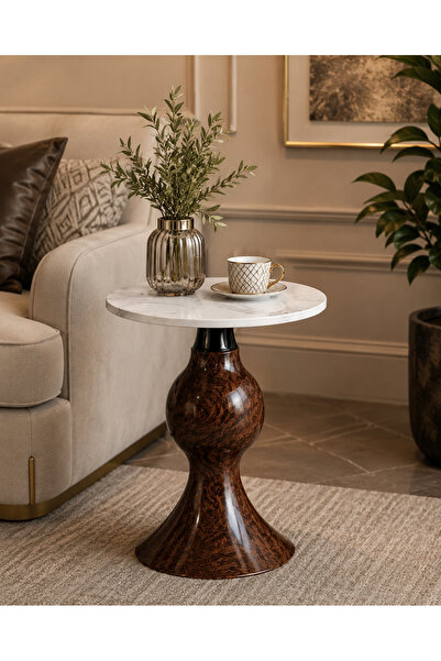 N.zone طاولة جانبية دائرية فاخرة بتصميم عصري أنيق، سطح رخامي بيج مع قاعدة ديك...