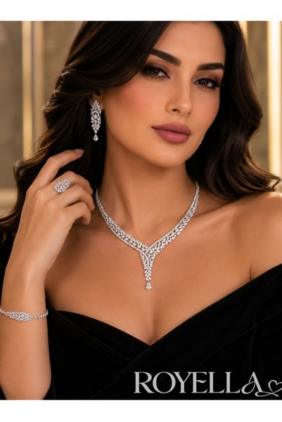 ROYELLA Zarafetin Işıltıyla Taçlandığı An ✨