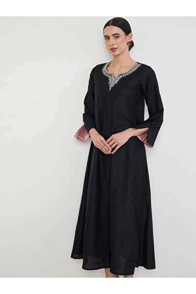 Amirah By Styli Black Jalabiya with Zari Embroidery