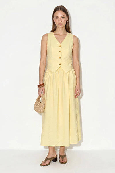 Efnaz style Women's Yellow Suit with Vest and Pocket Detail and Flared Skirt