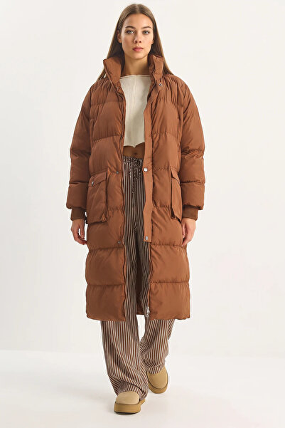 Efnaz style Women's Concealed Hooded Pocket Detailed Long Lined Puffer Brown ...