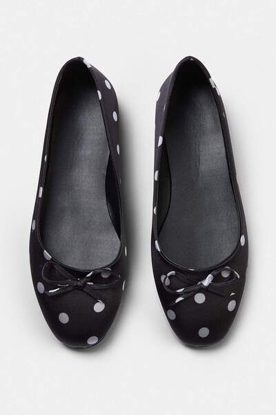 TRENDYOL SHOES Schwarze gepunktete Damen-Ballerinas TAKSS26BE00038