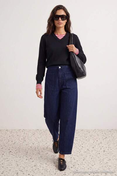 Trendyol Collection Dark Blue Pocket Detailed Regular Waist Barrel Jeans Twoa...