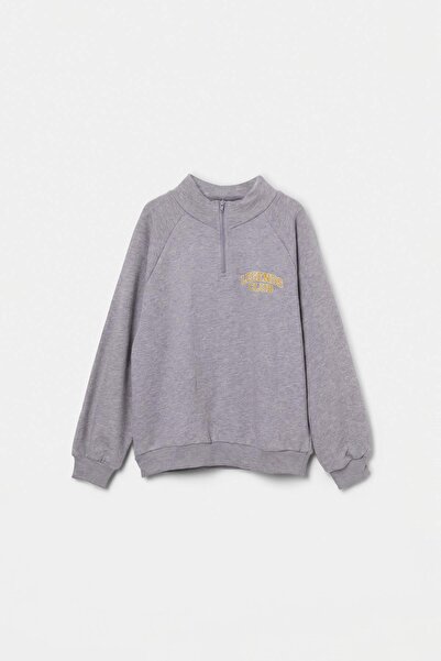 TRENDYOLKIDS سويت شيرت محبوك بلون رمادي ميلانج TKDAW27SW00012