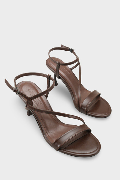 Capone Outfitters Γυναικεία κομψά παπούτσια Corilla με στρογγυλή μύτη, μεσαίο...