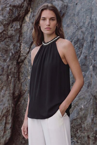 Sateen Bluză fără mâneci cu accesorii la guler - Negru