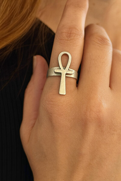 HER ŞEY NOTA www.herseynota.com Ankh Symbol Metal Ring – Unisex Adjustable