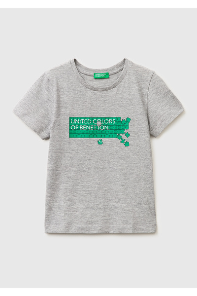 United Colors of Benetton تيشيرت رمادي ميلانج للأولاد مع طباعة شعار على الجهة...