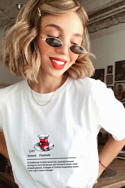 The Champ Clothing Kadın Oversize Tişört Çay Definition Baskılı Beyaz – Bisik...