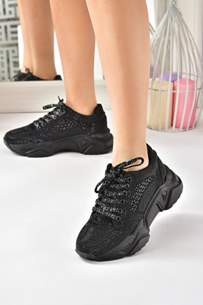 Fox Shoes Siyah Metal Taş Detaylı Kadın Spor Ayakkabı M444302814